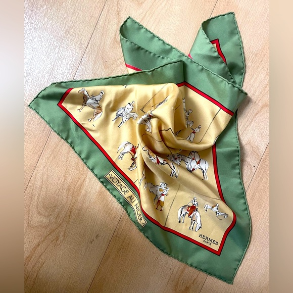 HERMES Voyage au Niger Olive & Gold Silk Vintage Pocket Square - Picture 4 of 4